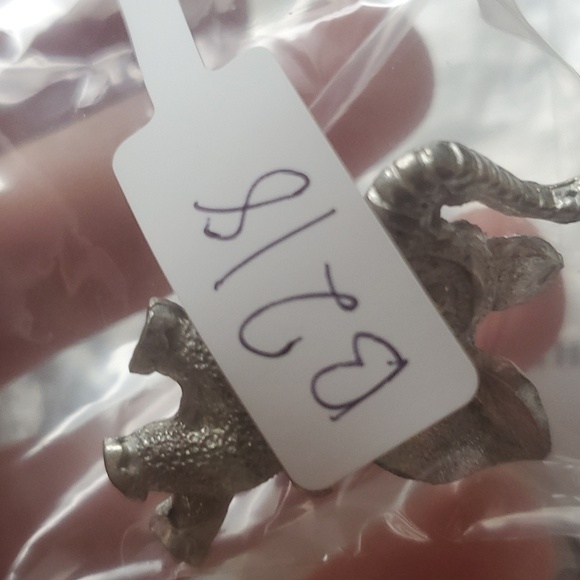 Safari Elephant pin B218‎ - Picture 3 of 3